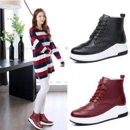 O16U Women Platform Ankle Boots Flats Shoes Leather Lace up Ladies Fashion Boots Designer Female Brogue Boots Winter Black Red